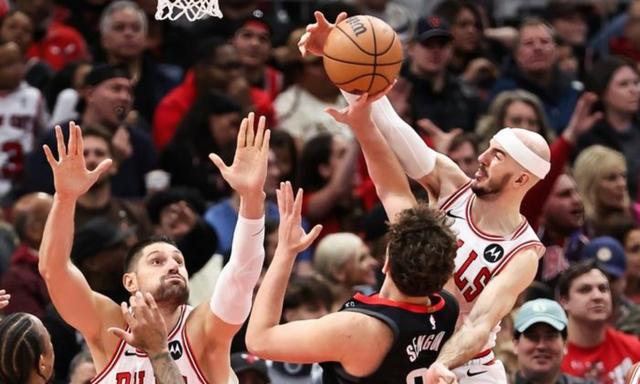 火箭队外线火力全开，逆转战胜猛龙队