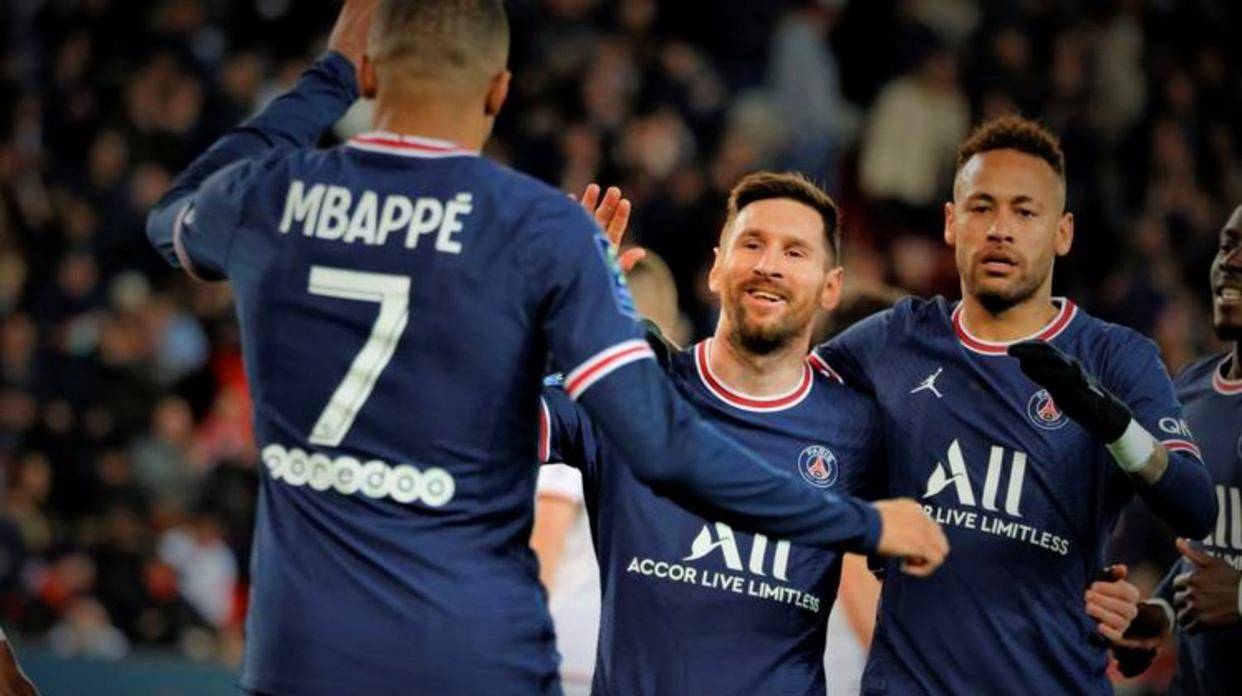 包含斯特拉斯堡在比赛中发挥出色，取得分的词条