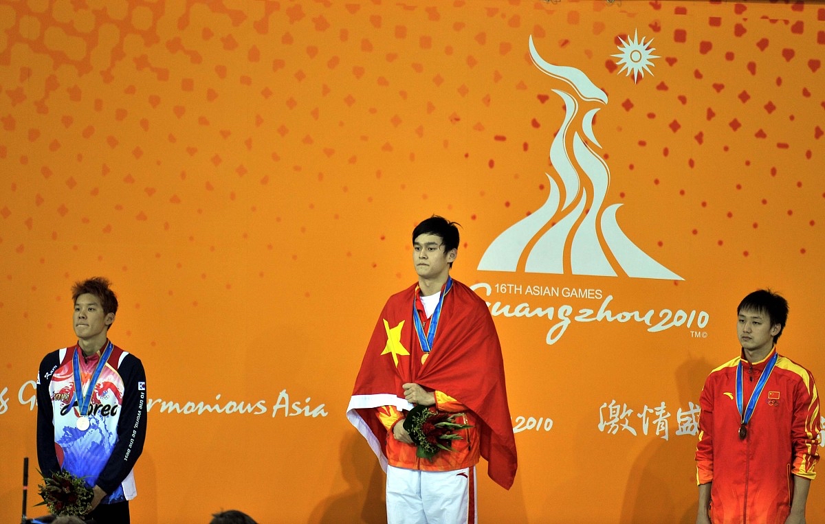 包含爱尔兰代表团运动员斩获金牌，现场掌声无数的词条