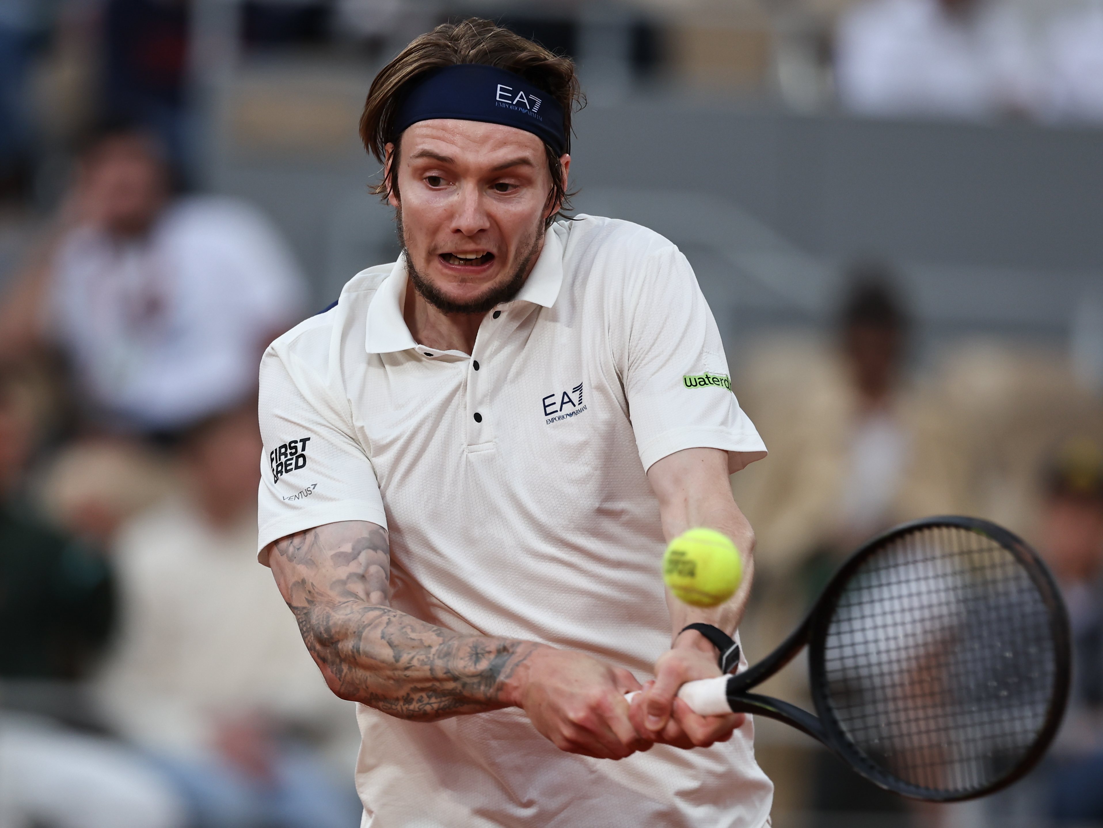 法网绝杀拉沃尔杯，辛纳惊艳四座