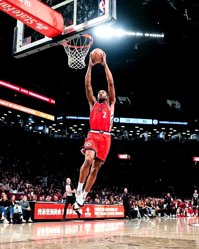 76人碾压篮网，伦纳德打破历史纪录