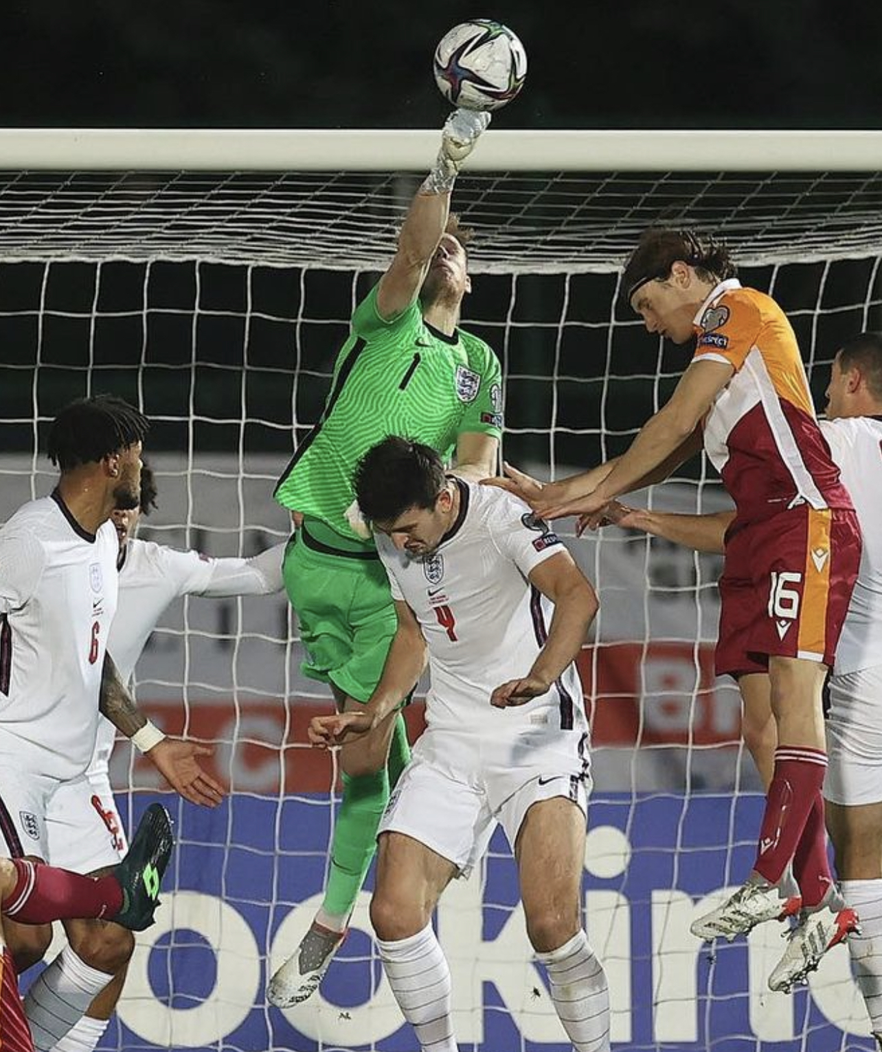 包含斯帕尔在意大利足球赛场上取得成功的词条 包含斯帕尔在意大利足球赛场上取得成功的词条