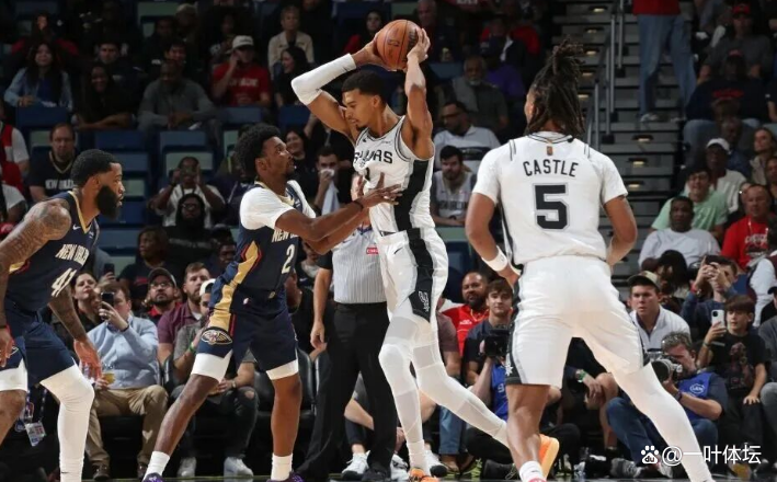 美国男篮轻取步行者,锡安打破历史纪录 美国男篮轻取步行者,锡安打破历史纪录