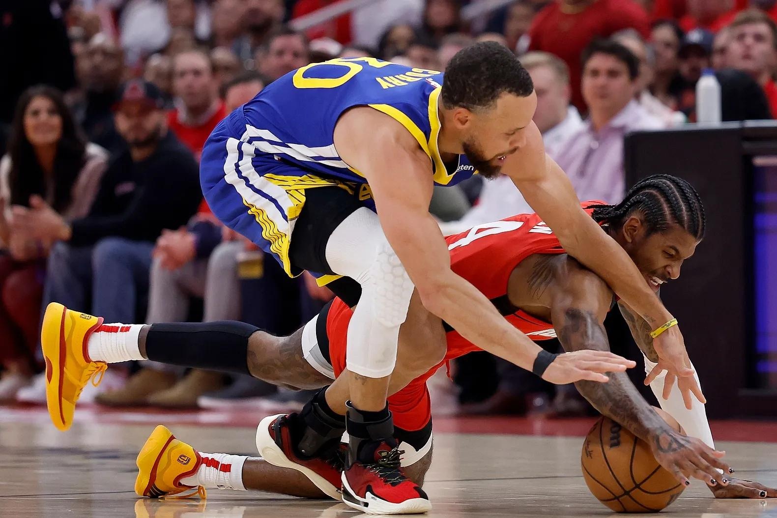 阿根廷男篮绝地反击勇士,库里送出助攻 阿根廷男篮绝地反击勇士,库里送出助攻