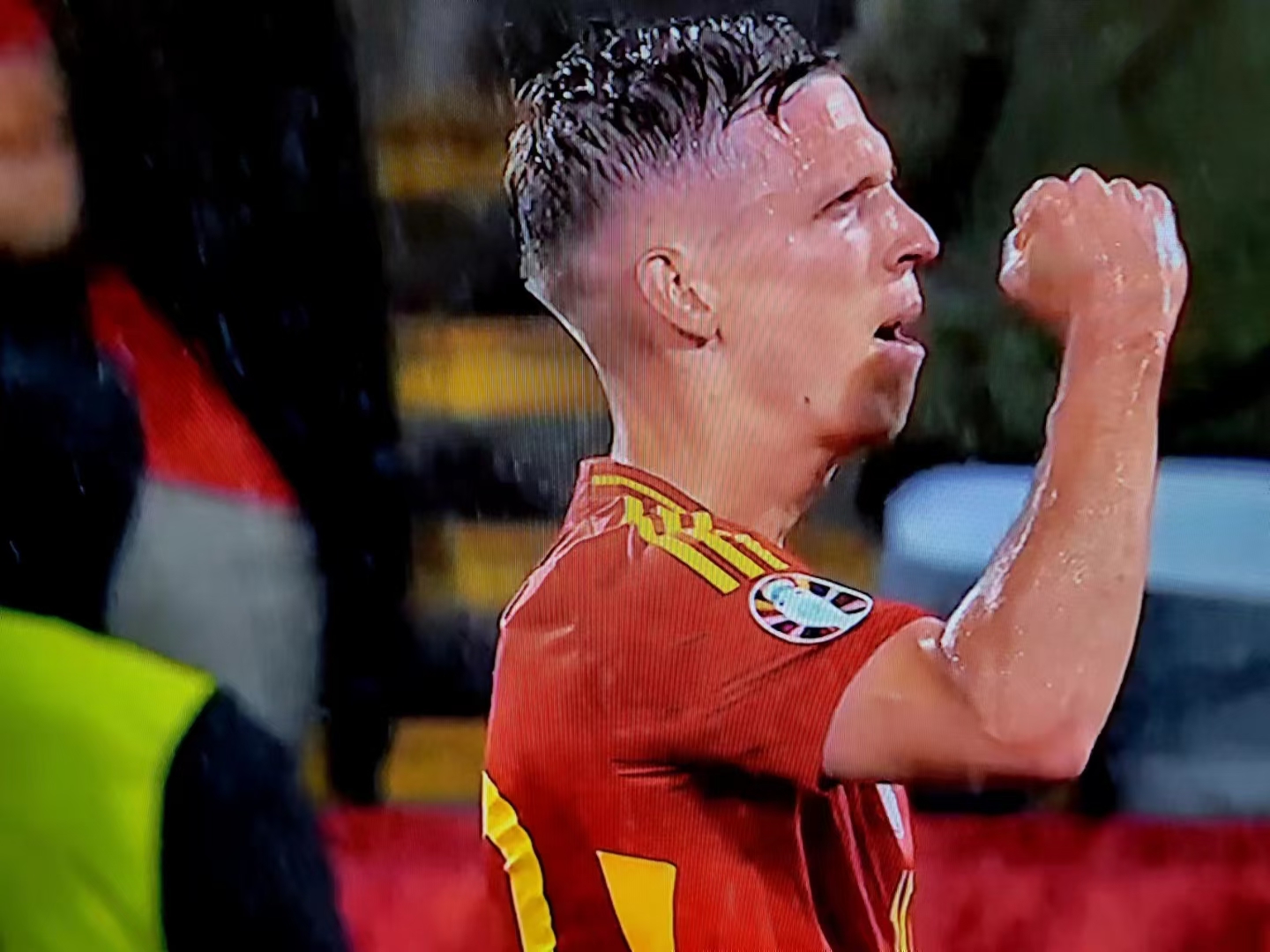 罗德里戈关键时刻挡出对方射门的简单介绍 罗德里戈关键时刻挡出对方射门的简单介绍