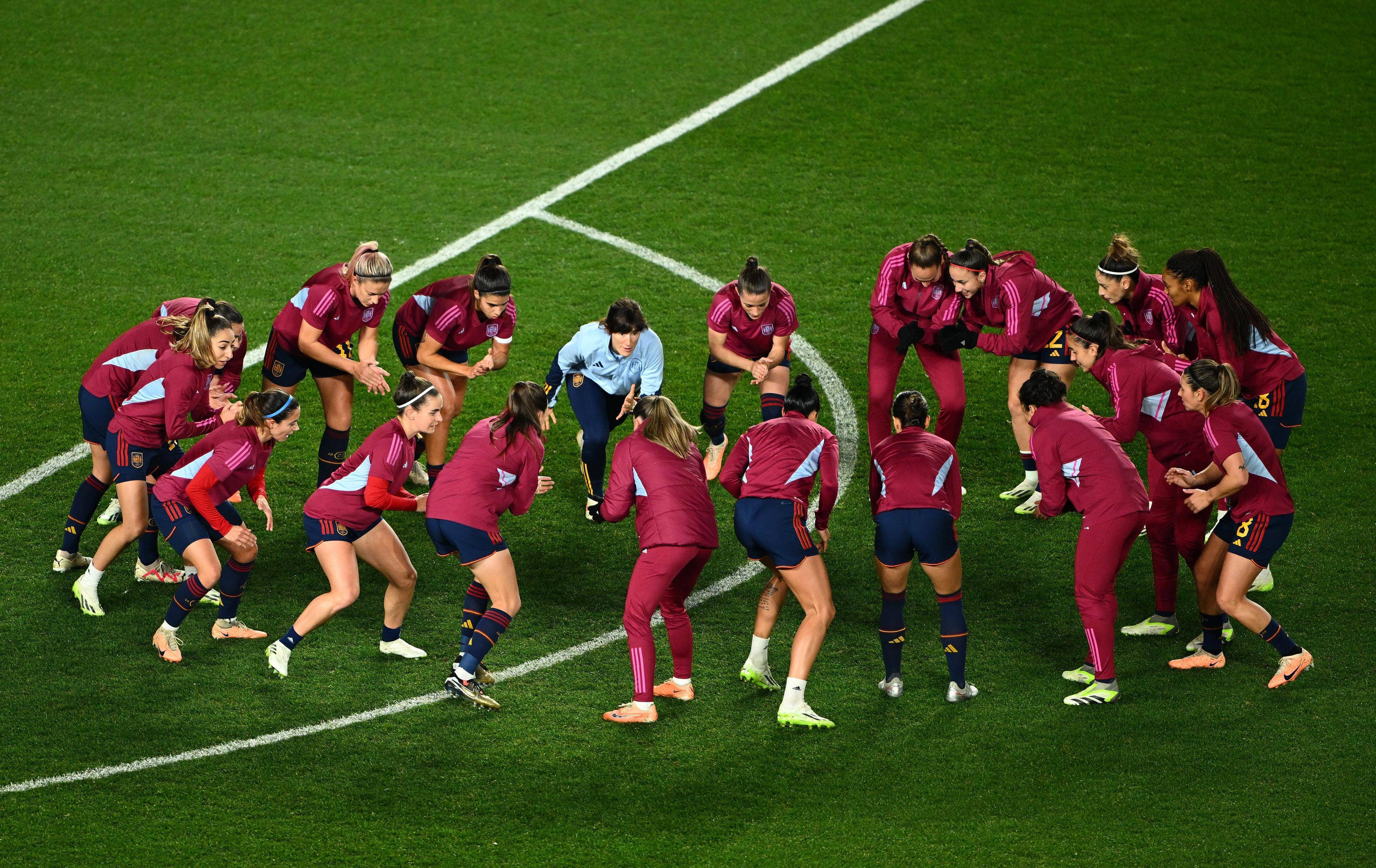 包含欧洲顶级球队激烈争夺国际足球赛事的词条 包含欧洲顶级球队激烈争夺国际足球赛事的词条