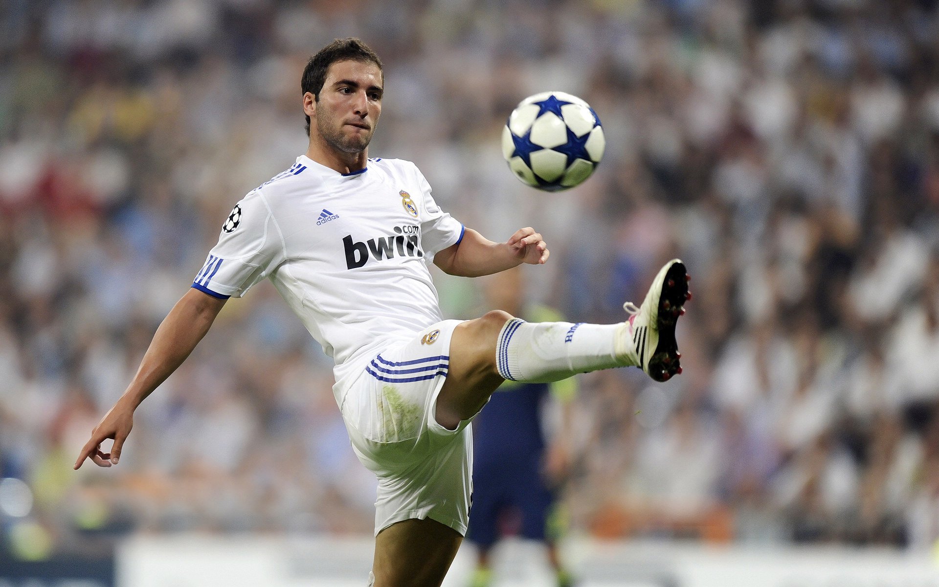 年度焦点之战之夜,伦纳德关键战不手软